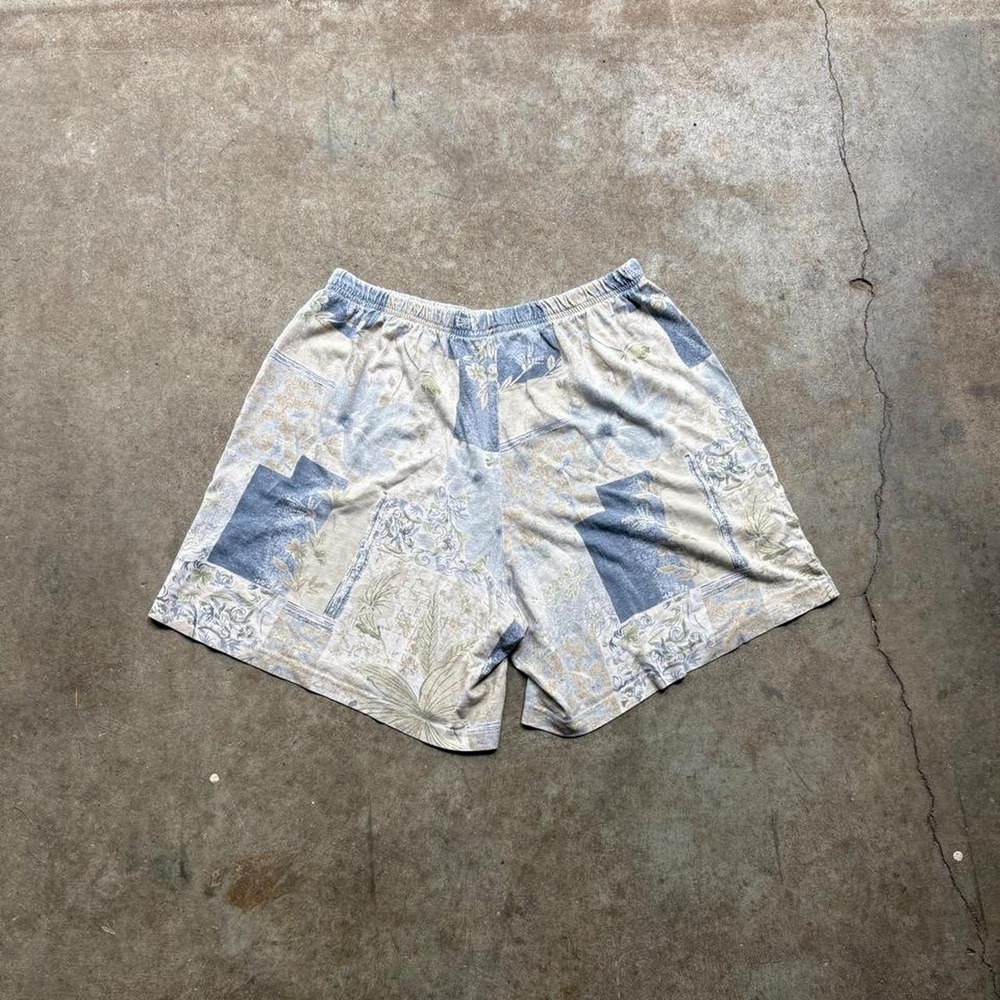 Vintage 90s Hawaiian print shorts